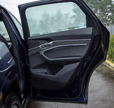 Ауді E-Tron, об'ємом двигуна 0 л та пробігом 81 тис. км за 34500 $, фото 19 на Automoto.ua