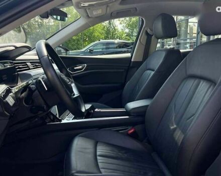 Ауди E-Tron, объемом двигателя 0 л и пробегом 45 тыс. км за 34300 $, фото 12 на Automoto.ua