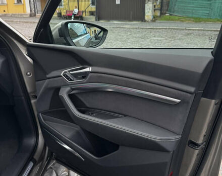 Ауди E-Tron, объемом двигателя 0 л и пробегом 34 тыс. км за 42300 $, фото 24 на Automoto.ua