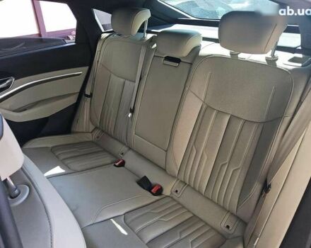 Ауди E-Tron, объемом двигателя 0 л и пробегом 52 тыс. км за 41288 $, фото 3 на Automoto.ua