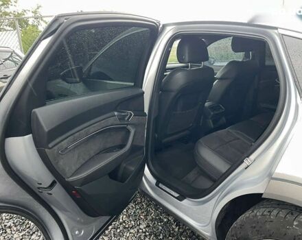 Ауди E-Tron, объемом двигателя 0 л и пробегом 29 тыс. км за 33999 $, фото 11 на Automoto.ua