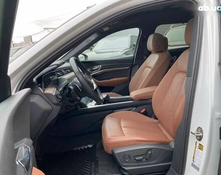 Ауди E-Tron, объемом двигателя 0 л и пробегом 82 тыс. км за 32900 $, фото 16 на Automoto.ua