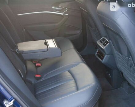 Ауди E-Tron, объемом двигателя 0 л и пробегом 22 тыс. км за 40400 $, фото 24 на Automoto.ua