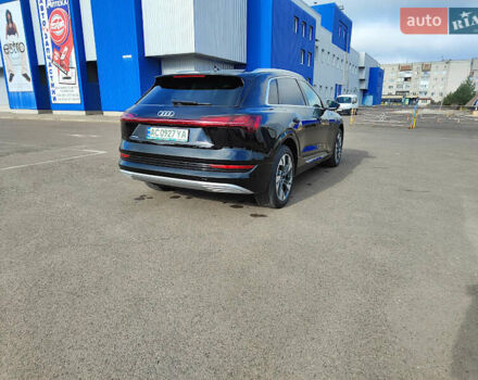 Ауди E-Tron, объемом двигателя 0 л и пробегом 56 тыс. км за 32000 $, фото 8 на Automoto.ua