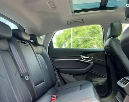 Ауди E-Tron, объемом двигателя 0 л и пробегом 45 тыс. км за 34300 $, фото 23 на Automoto.ua