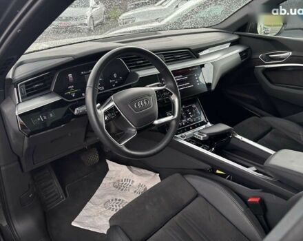 Ауди E-Tron, объемом двигателя 0 л и пробегом 73 тыс. км за 37300 $, фото 12 на Automoto.ua