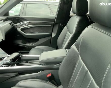 Ауди E-Tron, объемом двигателя 0 л и пробегом 42 тыс. км за 74120 $, фото 5 на Automoto.ua