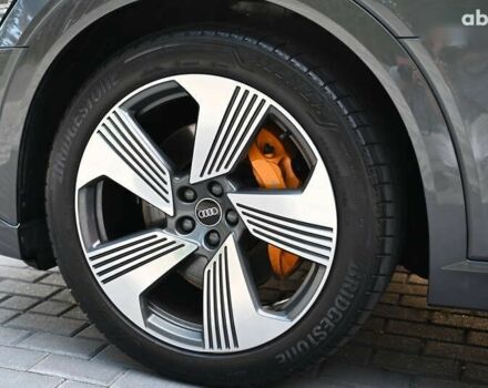 Ауди E-Tron, объемом двигателя 0 л и пробегом 88 тыс. км за 36625 $, фото 9 на Automoto.ua