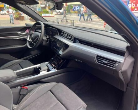 Ауди E-Tron, объемом двигателя 0 л и пробегом 2 тыс. км за 56000 $, фото 13 на Automoto.ua