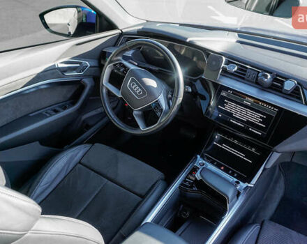 Ауди E-Tron, объемом двигателя 0 л и пробегом 60 тыс. км за 41500 $, фото 26 на Automoto.ua
