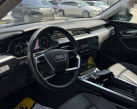 Ауди E-Tron, объемом двигателя 0 л и пробегом 45 тыс. км за 34300 $, фото 11 на Automoto.ua