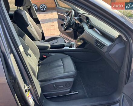 Ауди E-Tron, объемом двигателя 0 л и пробегом 40 тыс. км за 35000 $, фото 13 на Automoto.ua