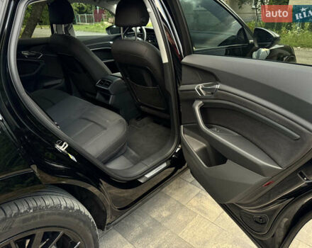 Ауди E-Tron, объемом двигателя 0 л и пробегом 35 тыс. км за 30000 $, фото 5 на Automoto.ua