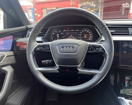 Ауди E-Tron, объемом двигателя 0 л и пробегом 2 тыс. км за 56000 $, фото 12 на Automoto.ua