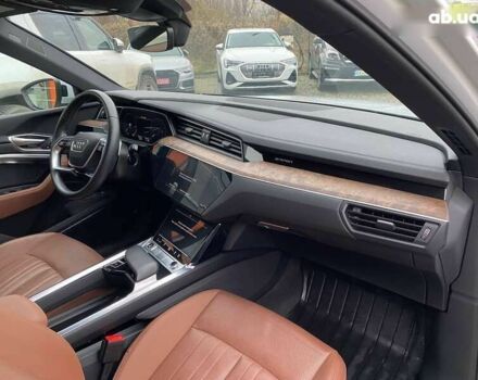 Ауди E-Tron, объемом двигателя 0 л и пробегом 82 тыс. км за 32900 $, фото 6 на Automoto.ua