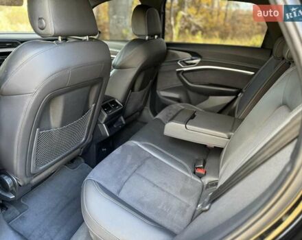 Ауди E-Tron, объемом двигателя 0 л и пробегом 65 тыс. км за 25599 $, фото 10 на Automoto.ua