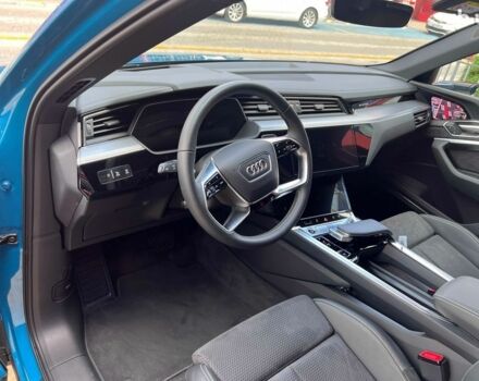 Ауди E-Tron, объемом двигателя 0 л и пробегом 2 тыс. км за 56000 $, фото 19 на Automoto.ua