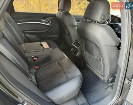 Ауди E-Tron, объемом двигателя 0 л и пробегом 65 тыс. км за 25599 $, фото 11 на Automoto.ua