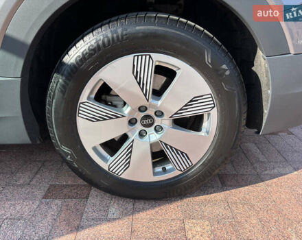 Ауди E-Tron, объемом двигателя 0 л и пробегом 40 тыс. км за 35000 $, фото 22 на Automoto.ua