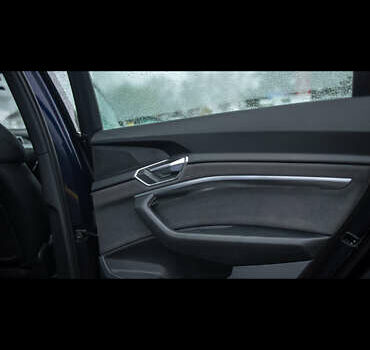 Ауді E-Tron, об'ємом двигуна 0 л та пробігом 81 тис. км за 34500 $, фото 14 на Automoto.ua