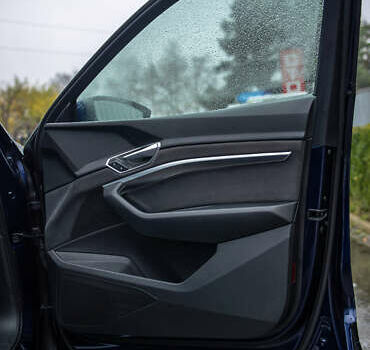 Ауді E-Tron, об'ємом двигуна 0 л та пробігом 81 тис. км за 34500 $, фото 17 на Automoto.ua