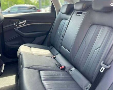 Ауди E-Tron, объемом двигателя 0 л и пробегом 45 тыс. км за 34300 $, фото 22 на Automoto.ua