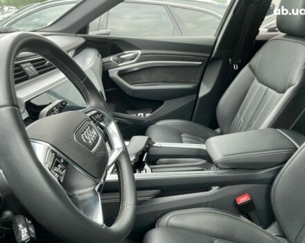 Ауди E-Tron, объемом двигателя 0 л и пробегом 42 тыс. км за 74120 $, фото 6 на Automoto.ua