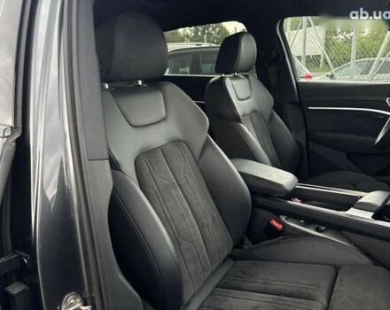 Ауди E-Tron, объемом двигателя 0 л и пробегом 73 тыс. км за 37300 $, фото 27 на Automoto.ua