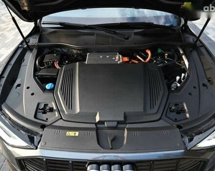 Ауди E-Tron, объемом двигателя 0 л и пробегом 88 тыс. км за 36625 $, фото 24 на Automoto.ua