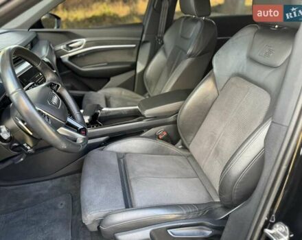 Ауди E-Tron, объемом двигателя 0 л и пробегом 65 тыс. км за 25599 $, фото 22 на Automoto.ua