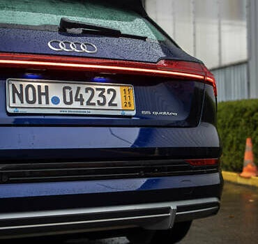 Ауді E-Tron, об'ємом двигуна 0 л та пробігом 81 тис. км за 34500 $, фото 7 на Automoto.ua