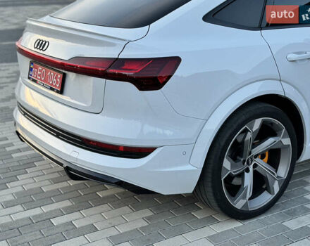 Ауді E-Tron, об'ємом двигуна 0 л та пробігом 39 тис. км за 47800 $, фото 12 на Automoto.ua