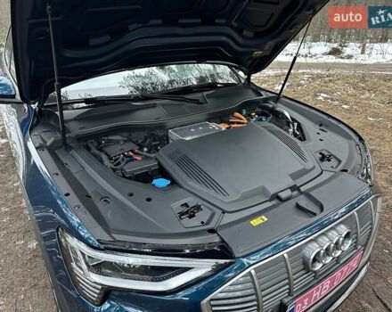 Ауди E-Tron, объемом двигателя 0 л и пробегом 16 тыс. км за 35694 $, фото 39 на Automoto.ua