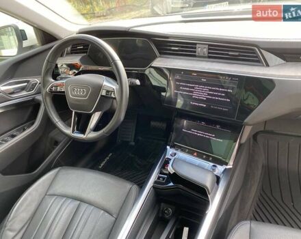 Ауди E-Tron, объемом двигателя 0 л и пробегом 81 тыс. км за 35900 $, фото 10 на Automoto.ua