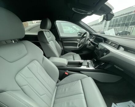 Ауди E-Tron, объемом двигателя 0 л и пробегом 19 тыс. км за 71185 $, фото 19 на Automoto.ua