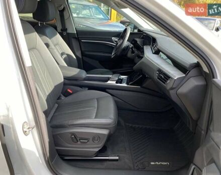 Ауди E-Tron, объемом двигателя 0 л и пробегом 81 тыс. км за 35900 $, фото 27 на Automoto.ua