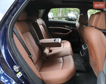 Ауди E-Tron, объемом двигателя 0 л и пробегом 64 тыс. км за 39500 $, фото 12 на Automoto.ua