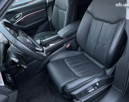 Ауди E-Tron, объемом двигателя 0 л и пробегом 32 тыс. км за 38581 $, фото 27 на Automoto.ua