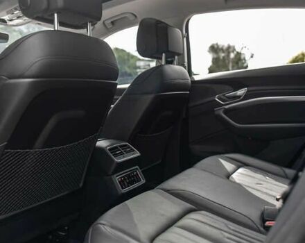 Ауди E-Tron, объемом двигателя 0 л и пробегом 85 тыс. км за 37990 $, фото 22 на Automoto.ua