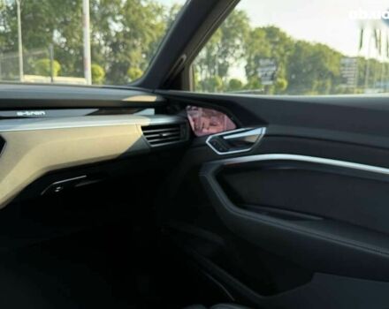 Ауди E-Tron, объемом двигателя 0 л и пробегом 103 тыс. км за 39500 $, фото 29 на Automoto.ua