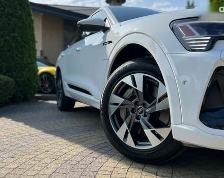 Ауди E-Tron, объемом двигателя 0 л и пробегом 33 тыс. км за 42990 $, фото 11 на Automoto.ua