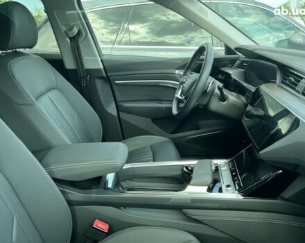 Ауди E-Tron, объемом двигателя 0 л и пробегом 1 тыс. км за 97269 $, фото 5 на Automoto.ua