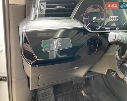 Ауди E-Tron, объемом двигателя 0 л и пробегом 81 тыс. км за 35900 $, фото 14 на Automoto.ua