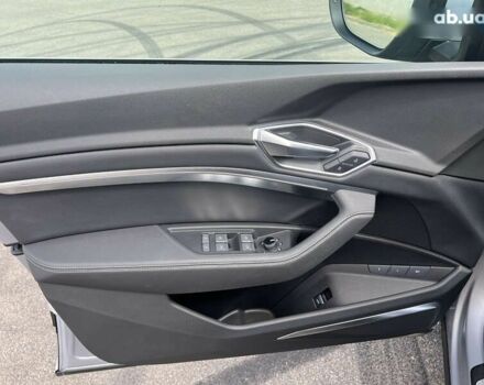 Ауди E-Tron, объемом двигателя 0 л и пробегом 22 тыс. км за 48490 $, фото 16 на Automoto.ua