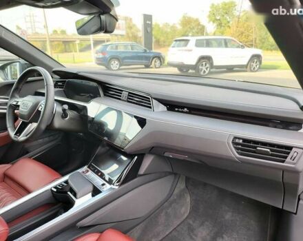 Ауді E-Tron, об'ємом двигуна 0 л та пробігом 5 тис. км за 47888 $, фото 27 на Automoto.ua