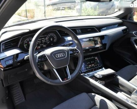 Ауді E-Tron, об'ємом двигуна 0 л та пробігом 27 тис. км за 45102 $, фото 14 на Automoto.ua