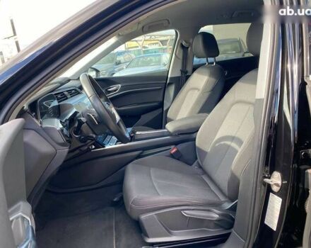 Ауди E-Tron, объемом двигателя 0 л и пробегом 59 тыс. км за 35000 $, фото 19 на Automoto.ua