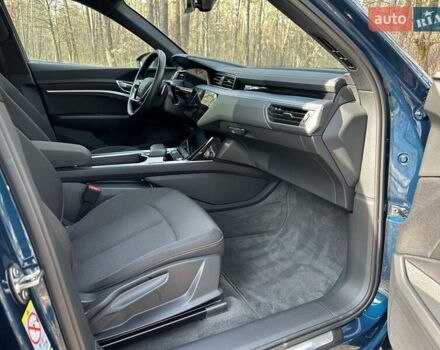 Ауди E-Tron, объемом двигателя 0 л и пробегом 16 тыс. км за 35694 $, фото 104 на Automoto.ua