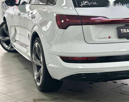 Ауди E-Tron, объемом двигателя 0 л и пробегом 20 тыс. км за 44490 $, фото 13 на Automoto.ua