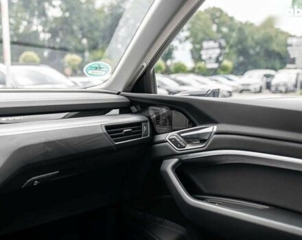 Ауди E-Tron, объемом двигателя 0 л и пробегом 85 тыс. км за 37990 $, фото 16 на Automoto.ua